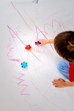 Load image into Gallery viewer, Easy Grip Crayon Set