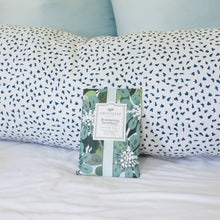 Load image into Gallery viewer, Shimmering Snowberry Large Sachet