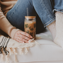 Load image into Gallery viewer, Holly Can Glass