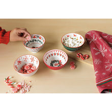 Load image into Gallery viewer, Wreaths Stamped Bowl