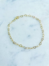 Load image into Gallery viewer, Gold Heart Chain Bracelet