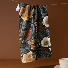 Load image into Gallery viewer, Classic Floral
