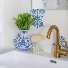 Load image into Gallery viewer, Saffron &amp; Silk Flower Diffuser
