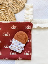 Load image into Gallery viewer, Silicone Teething Mitts
