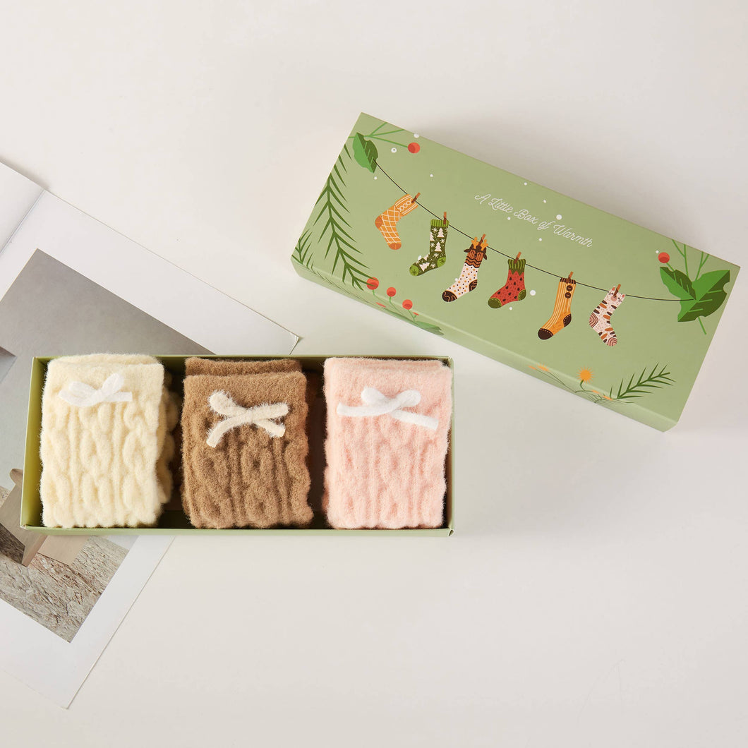 Bow Fuzzy Socks Gift Set