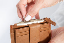 Load image into Gallery viewer, Georgie Leather Card Case
