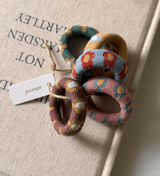 FlowerSeamless Hair Ties Set - Olita Gifts & Goods