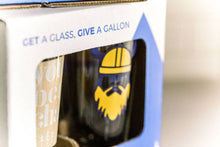 Load image into Gallery viewer, Minnesota Football Pint Glass
