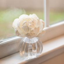 Load image into Gallery viewer, Saffron &amp; Silk Flower Diffuser
