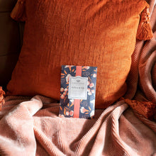 Load image into Gallery viewer, Saffron &amp; Silk Large Sachet 18 Pack
